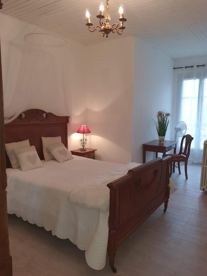 L'Oasis Apartment Mouleydier Bagian luar foto